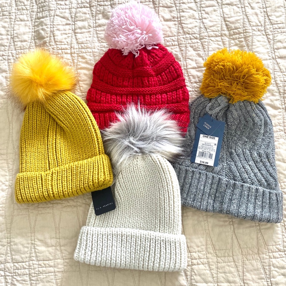 Set of 4 women’s beanies